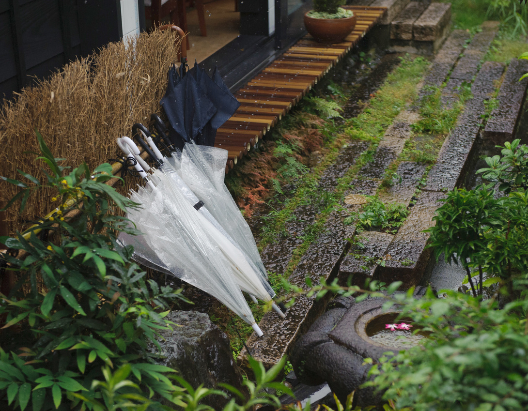 雨の結婚式